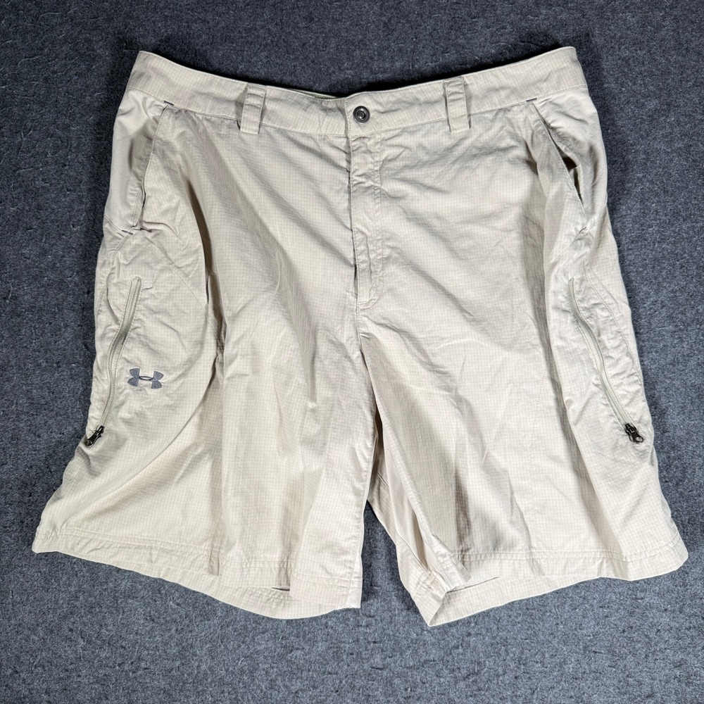 Under Armour Mens Tan Ripstop Cargo Shorts Size 38 Zipper Pockets HeatGear Khaki